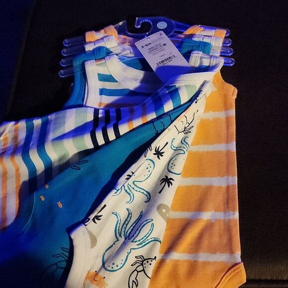 4 Pack Beach oneies - Picture 8 of 8